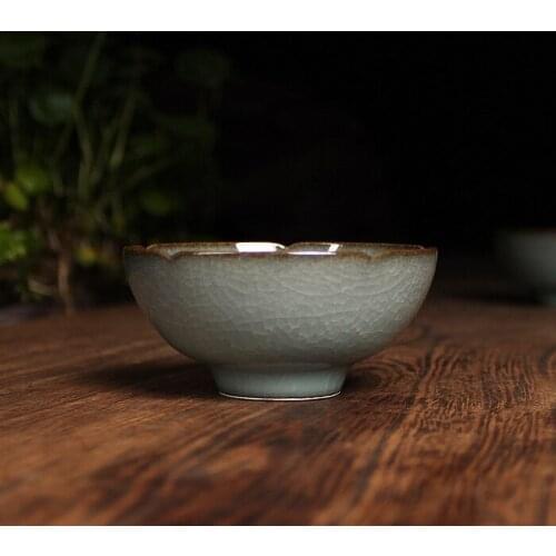 Longquan Celadon Master Hand-made Ge Kiln High Iron Content Body Flower Mouth Tea Cup
