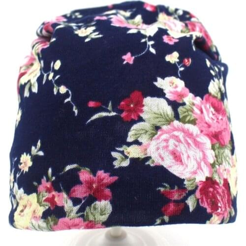 New Womens Hat Autumn and Winter Knit Hat Trend Student Hat Light and Small Floral Warmth Hood Bib Dual-use