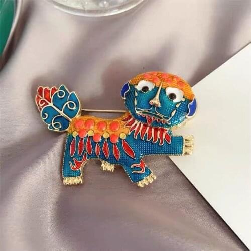 HOSENG Retro Palace Enamel Ethnic Unicorn Brooch Chinese Mascot Women Man Coat Suit Enamel Pin Luxury Jewelry Gift HS_746