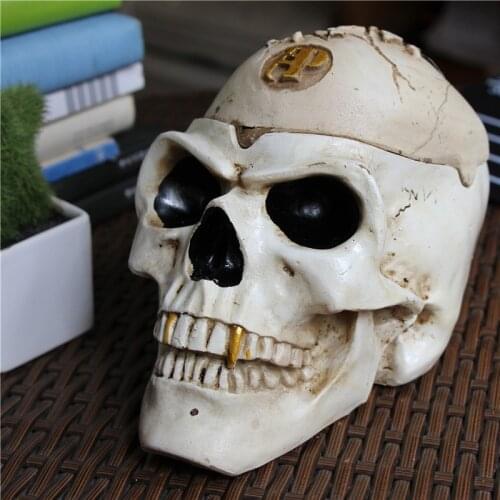 Resin Ghost Claw Holding Skull Head Statue Ashtray Halloween Decoration Scary Props Personality Creative Anti Fly Cigar Ashtray