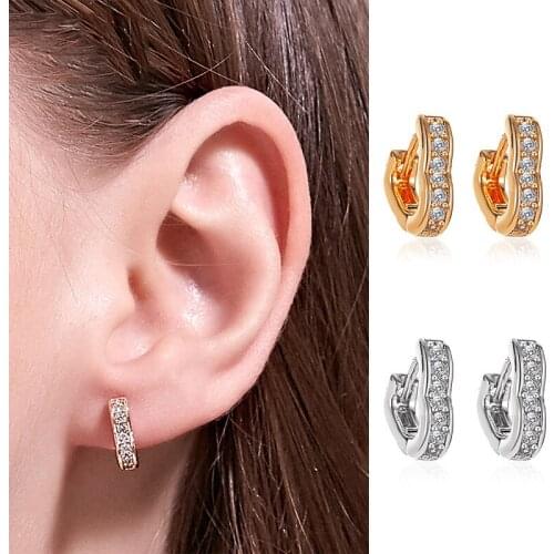 Korean Version of Simple Hollow Heart-shaped Earrings Temperament Ladies Flash Zircon Love Ear Buckle Trend Wild