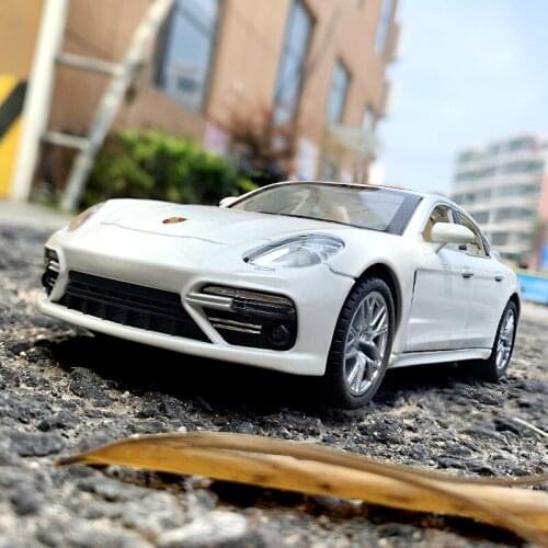 Die Casts Electronic Model Cars Flashing Alloy Luxury Car Birthday Gift 1:24 Panamera Super Car Toys for Children Home Decor