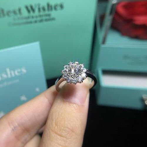 Solid 18K White Gold AU750 1ct DF Round Brilliant Cut Engagement Lab Diamond Moissanite Halo Ring for Women