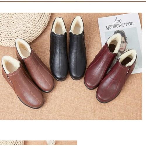 Popular womens shoes in 2020 warm plush fur ankle boots winter womens shoes waterproof ultra light shoes