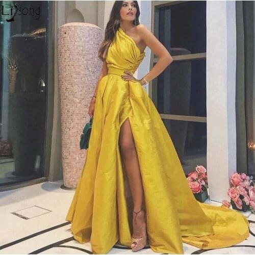 Yellow One Shoulder High Slit Prom Dresses 2019 Vintage A Line Court Train Floor Length Formal Dress Custom Evening Party Gowns