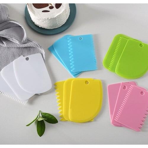 3Pcs Dough Cake Cutter Slicer Spatula for Cake Cream Scraper Pasty Cutters Scraper Irregular Teeth Edge DIY Cake Baking Spatula