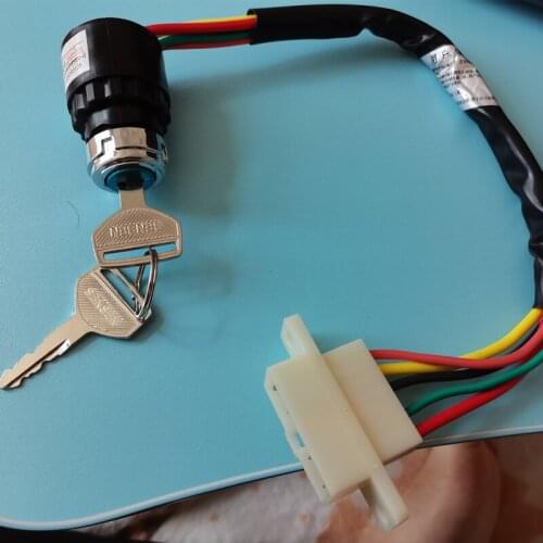 Suitable for Shifeng Ignition Switch Three-wheeled Four-wheeled Vehicle Agricultural Machinery Parts Auto Parts Male Plug Longma