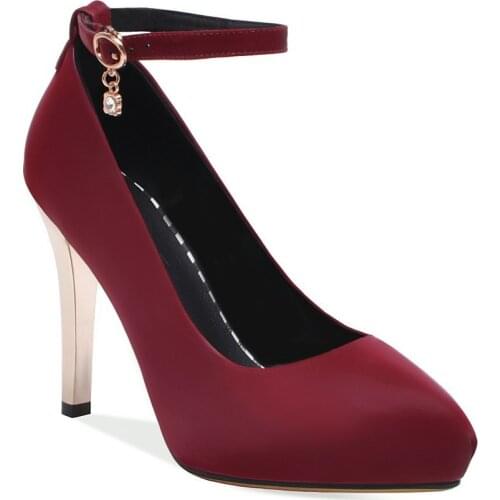 In the spring of 2019 new high with fine with point size code 33-43 cingulate shallow single shoes