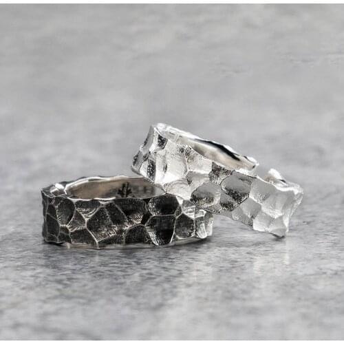 Rings for Men and Women Retro Stone Pattern Crackle Ring Prom Party Fashion Hip Hop Rock Jewelry Gifts Adjustable Anillo