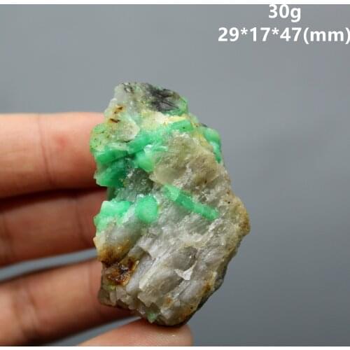 100% Natural green emerald mineral gem-grade crystal specimens stones and crystals quartz crystals from china