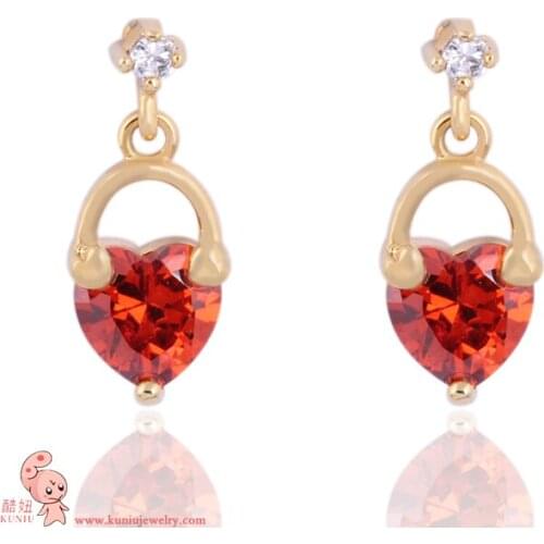 New Arrival wholesale classic heart shape stud earrings