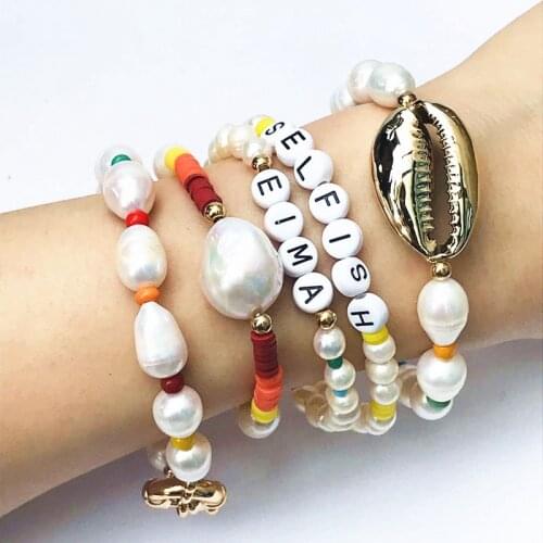 2021 Womens Exquisite Red Rice BeadS Bracelet Fashion Customizable Letter Elastic Bangle Valentines Day Gift Jewelry pulsera