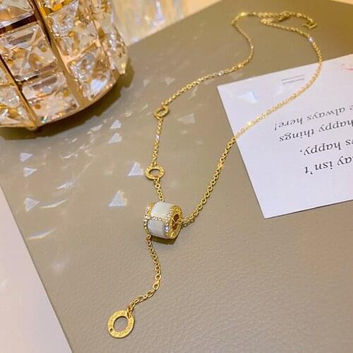 Korean style sexy shape womens Necklace with chain and pendant luxury special necklace ins2021 new cool style necklace