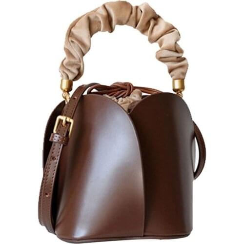 Ins Non-Mainstream Design Flower Petals Cow Leather Bucket Bag Shoulder Crossover Shoulder Bag/Hand Bag Womens Bag