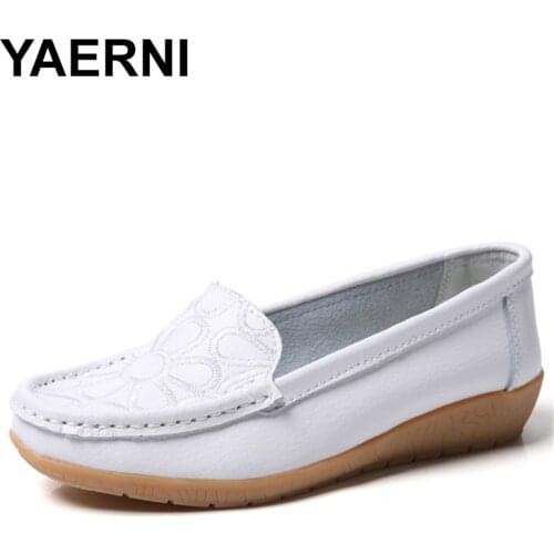 YAERNI2019 new casual shoes genuine leather slip-on shoes women outdoor low heel 2.5CM leather moccasins breathable shoesE1320