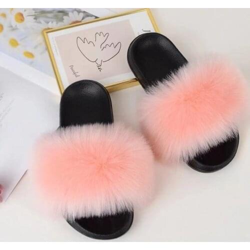 New Arrival Girl Luxury Fluffy Fur Slippers Ladies Indoor Warm Furry Fur Flip Flops Women Amazing Plush Fur Slides Wholesale Hot