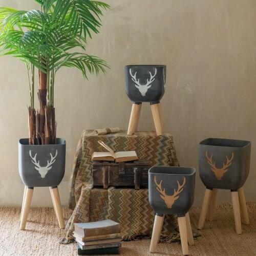 Garden Decoration outdoor Accessories Courtyard Creative Gray Abstract Deer Pattern Art Resin Flower Pots Wood Tripod Plant Pot