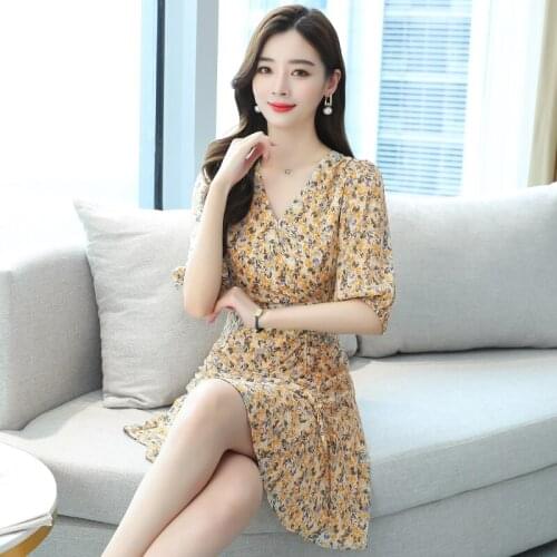 Fashion new summer V-neck Long dress French retro Short sleeve small floral dress female Pleated dresses 2021 sexy dress