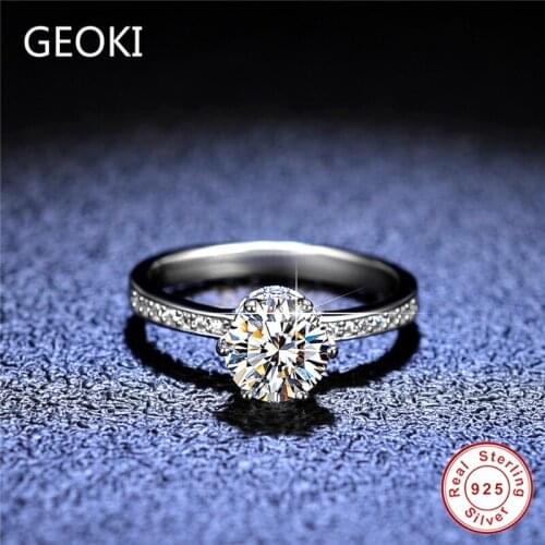 Geoki 925 Sterling Siver Passed Diamond Test Round Perfect Cut 1 CT D Color VVS1 Moissanite Ring Classic 6 Prong Rings Jewelry