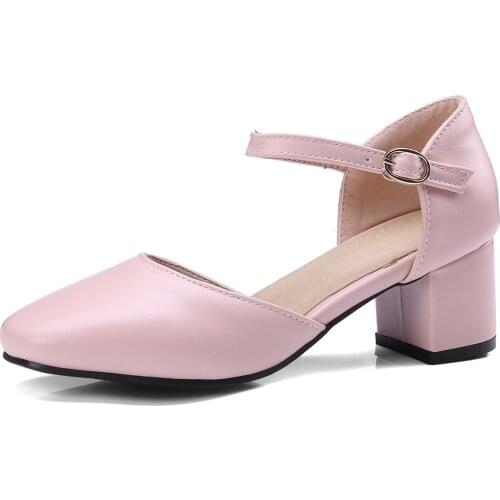 18 years spring and summer models comfortable thick with the square head size code 33-48 buckle with hollow sandals tide 8421