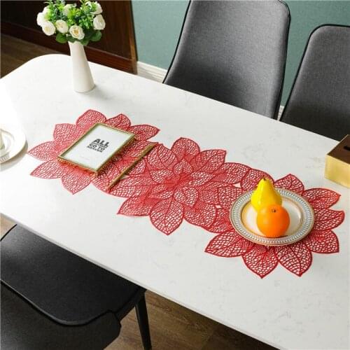 2 pcs/lot Creative Hollow out Flower Household Table Mat Table Runner Insulated PVC Western-style Placemat