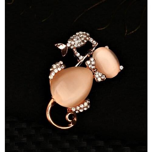 2021 Fashion Jewelry Opal Crystal Rhinestone Kitten Brooch Charm Beautiful Bride Wedding Collar Brooch Ladies Accessories