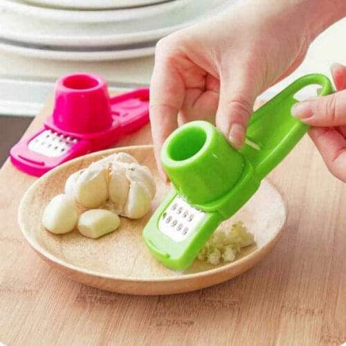 Garlic Press Grind Garlic Tool Kitchen Accessory Vegetable Cutter Random One