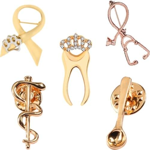 Creative Stethoscope Snake stick Spoon Crystal tooth Medical brooches Collection Pins for Doctor Nurse Fashion Jewelry Gifts