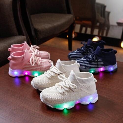 LED Boys And Girls Shoes Sports Lights Shoe Covers Foot Luminous Socks Knitted Breathable Fashion Sneakers tn enfant garçon