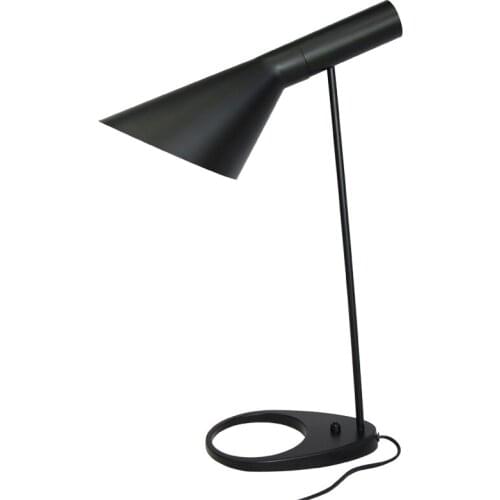 Brief Modern Europe Iron Table Lamps for Bedroom Option Metal Desk Lamp Cafe Aisle Hall Read Lights LED Bulb E27