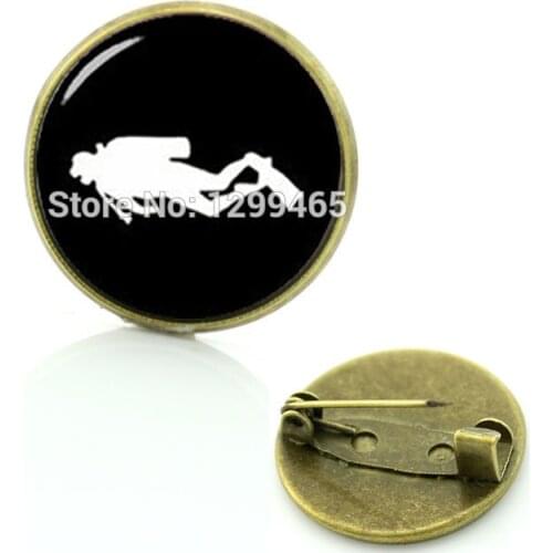 2017 New Broche Brooches For Limited Romantic Accessories Badge Scuba Diver Swimming Formal Novelty Keepsake Brooches C 1059
