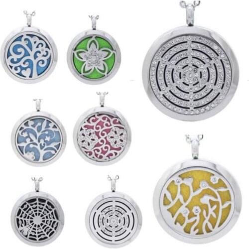 2017 Newest Crystal Flowers 30mm Aromatherapy Essential Oils Diffuser Locket Pendant Stainless Steel Perfume Locket Necklace