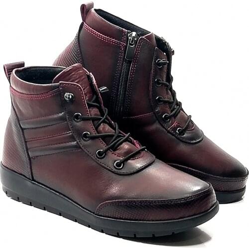 WOMENS BOOTS, 100% COW LEATHER. BLACK AND DARK RED COLOR. DAILY WINTER BOATS. TRAVEL. NEW FASHION. BOOT SUITABLE FOR ALL AGES
