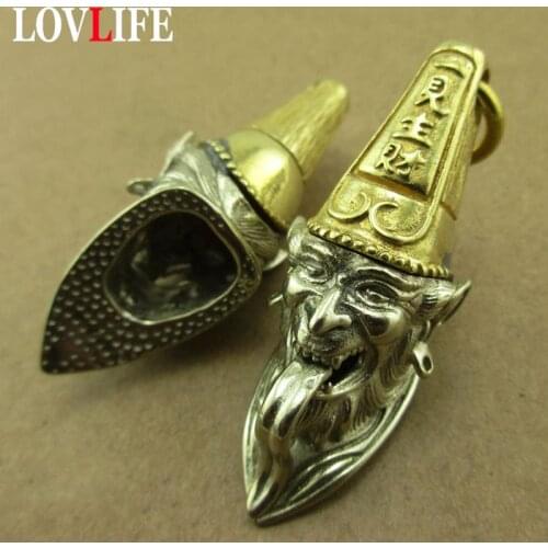 Vintage Brass Long Tongue Ghost Car Key Hanging Pendant Keyring Accessories Bag Hanging Antique Collection Crafts Gifts