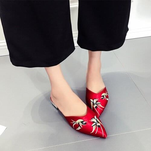 Ladies Comfort Slippers Ladies Embroidered Elegant Low Heel Ladies Shoes Plus Size 42