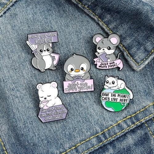 Cute little penguin white bear little mouse reading kitten earth animal modeling metal Brooch creative cartoon decoration pin