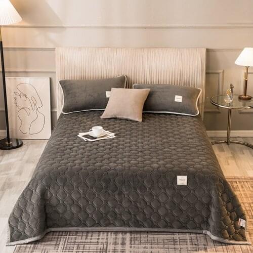 Soft warm winter bed covers flannel Coverlet bed Plaid breathable Bedspread on the bed linen quilted Linens double blanket sheet