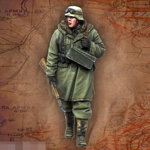 1/35 Resin Model figure GK Soldier soldier Kharkov 1943 WWII Military theme Unassembled and unpainted kit