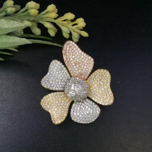 Lanyika Fashion Jewelry Romantic Blooming Calla Lily Brooch Pendant Dual Use for Wedding Party Micro Pave Popular Gift