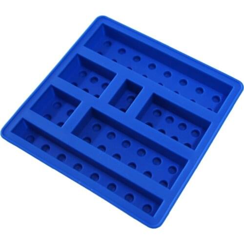 New Fashion Arrival Hot Selling Blue Color Silicone Ice Mold 8 Robots Kitchen Accessories Delicious Food Made