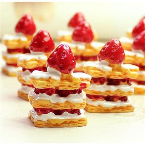 6pcs Resin Dollhouse Miniature Strawberry Cream Cakes Doll Mini Food Bakery Bread DIY Kitchen Accessories 20*25mm