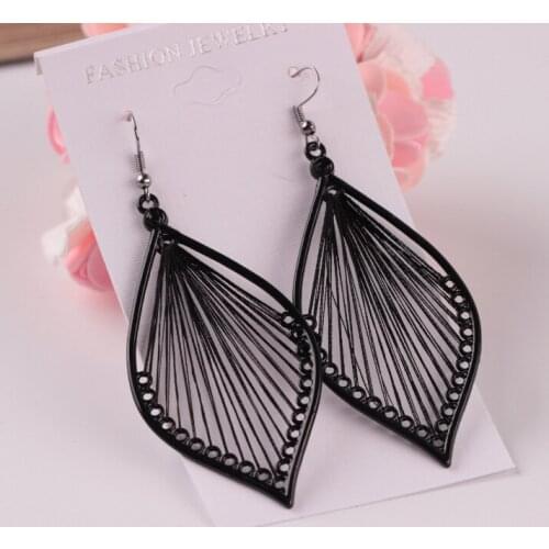 1 Pair of Fashion Womens Leaf Earrings Hot Selling Simple Alloy Leaf Stud Earrings Earrings Earrings New серьги женские 50