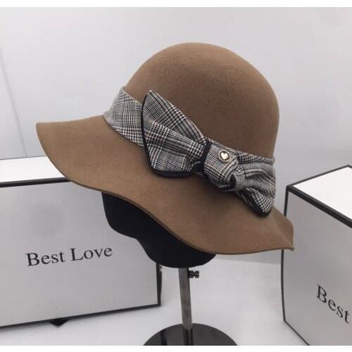 The spring and autumn period and French New England dome Hepburn khaki wool bucket hat ins tide