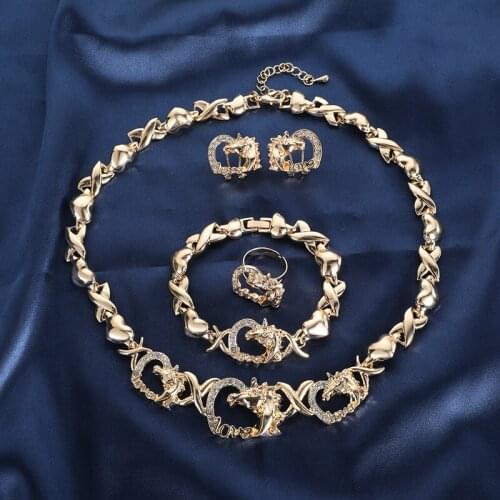 Wedding Female Accessories Jewelry Set Brand Fashion Exquisite Noble Gold Women ‘s Pearl Jewelry Set Wholesale Banquet