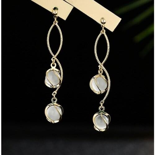 Fashion Beaded White Moonstone Drop Earrings Charms Jewelry Twist Wave Gold Color Ladies Tassel Earrings Accessories