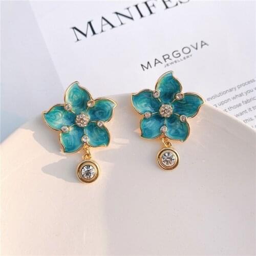 European and American Korean popular simple earnail fashion floret earrings with green petal earrings pendant