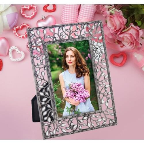 LASODY Alloy Photo Frame Antique silver 4x6 Picture Frames Christmas Souvenir Father Day Birthday Gift Creative Home Decoration