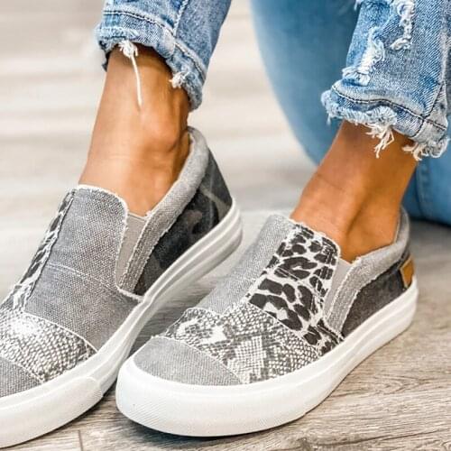 2021 Women Autumn Flat Shoes Leather Gladiator Luxury Shoes Women Designers Flat Ladies Beach Office Party Sneakers