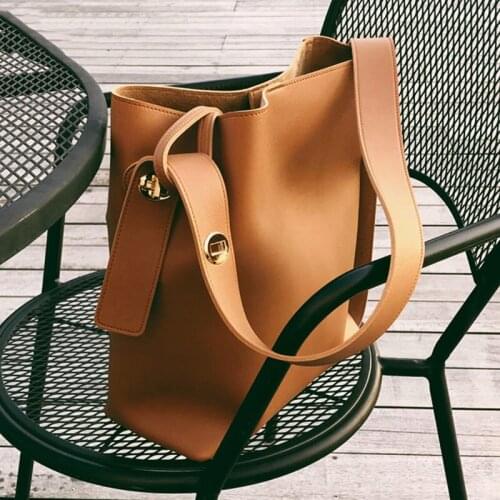 HISUELY Women Fashion Bucket Bag Womens Simple Style PU Leather Shoulder Bag Handbags Female Casual Black Bags Large Totes