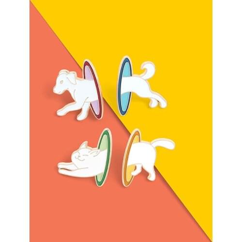 Feature jump Enamel Pin Dog Cat Badges Colorful Cute Animal Brooch Dog Jump Into the Circle Pins Up Kitty Jewelry Bag Accessorie